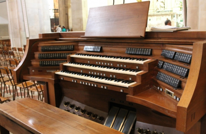 Welsh Government challenged over “bizarre” pipe organ ban
