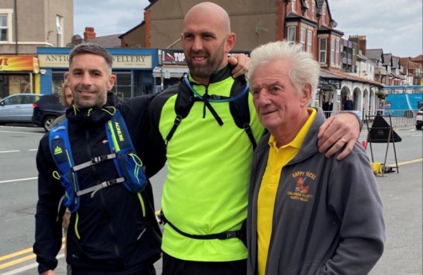 Call for support for Colwyn Bay runners’ epic charity challenge 